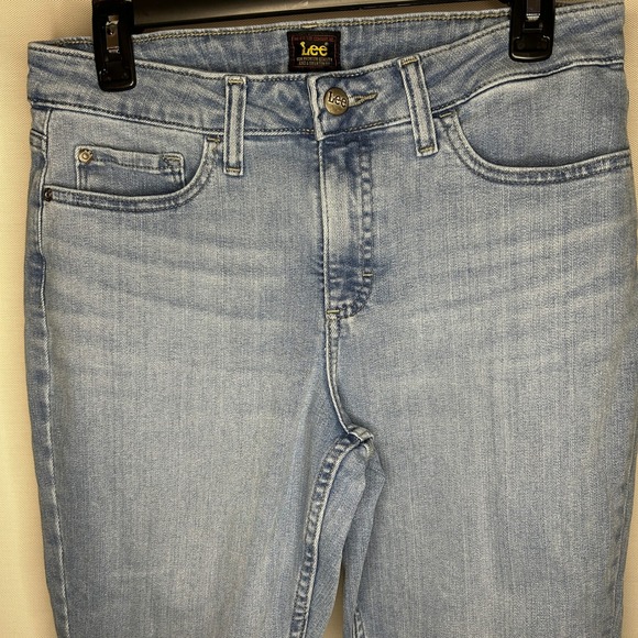 Lee Women Size 8 High Rise Straight Leg Jeans Light Wash Denim Classic 112343945 - Picture 1 of 11